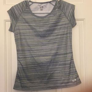 Short sleeve athletic wear shirt